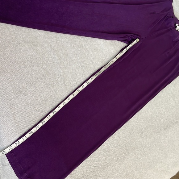 DRAPERS AND DAMEN PURPLE AND BLACK OANT SET WITH A DASH OF GOLD. P/MTop s/p pant - Picture 11 of 12